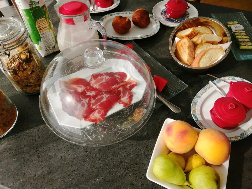 Breakfast, Buffet breakfast