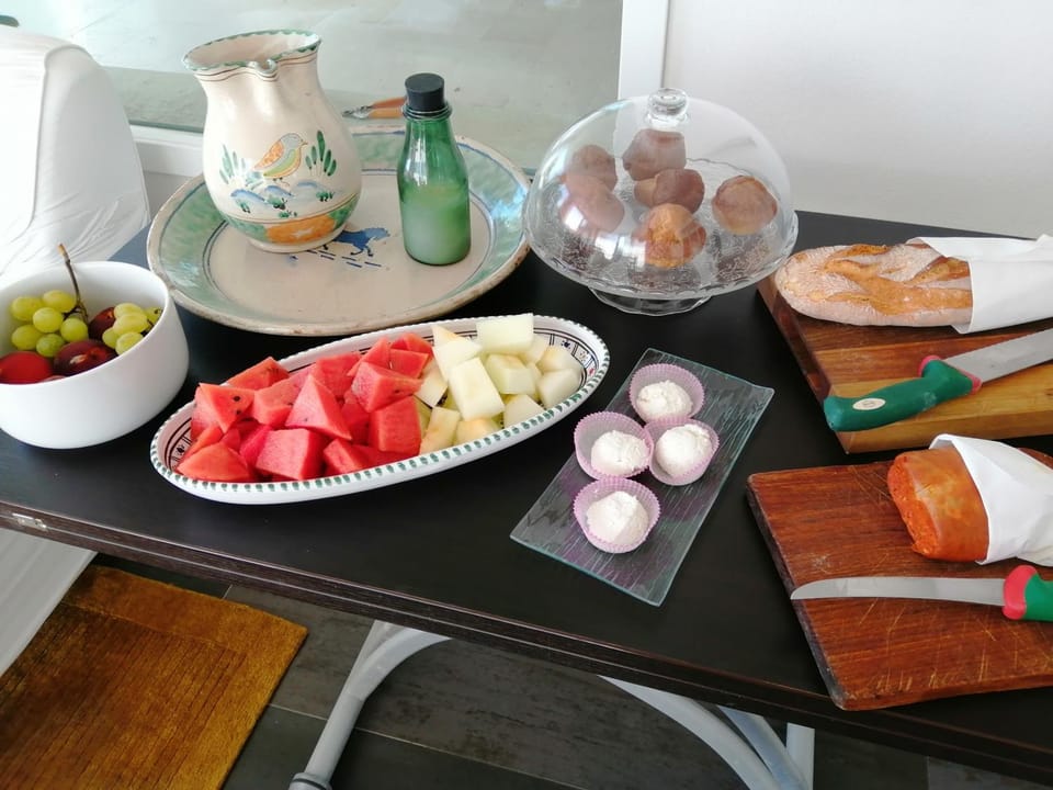 Breakfast, Buffet breakfast