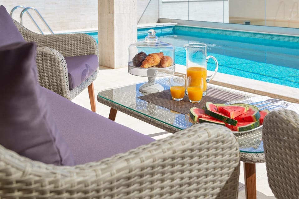 Seating area, Swimming pool
