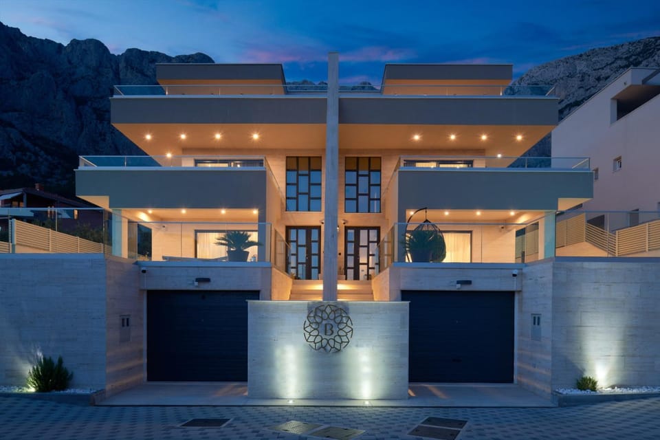 Property building, Facade/entrance, Night, Logo/Certificate/Sign, Mountain view