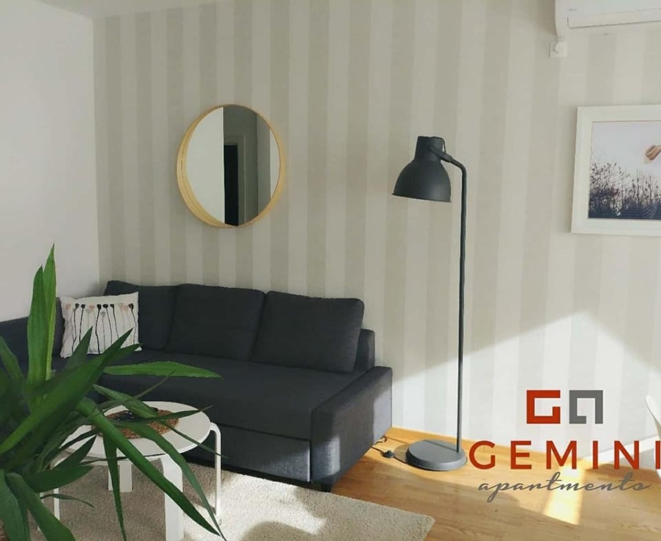 Kraljev Park sa parking mestom Apartment in Novi Sad