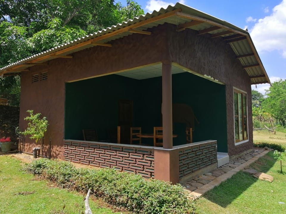 Property building, Day, Garden, Garden view