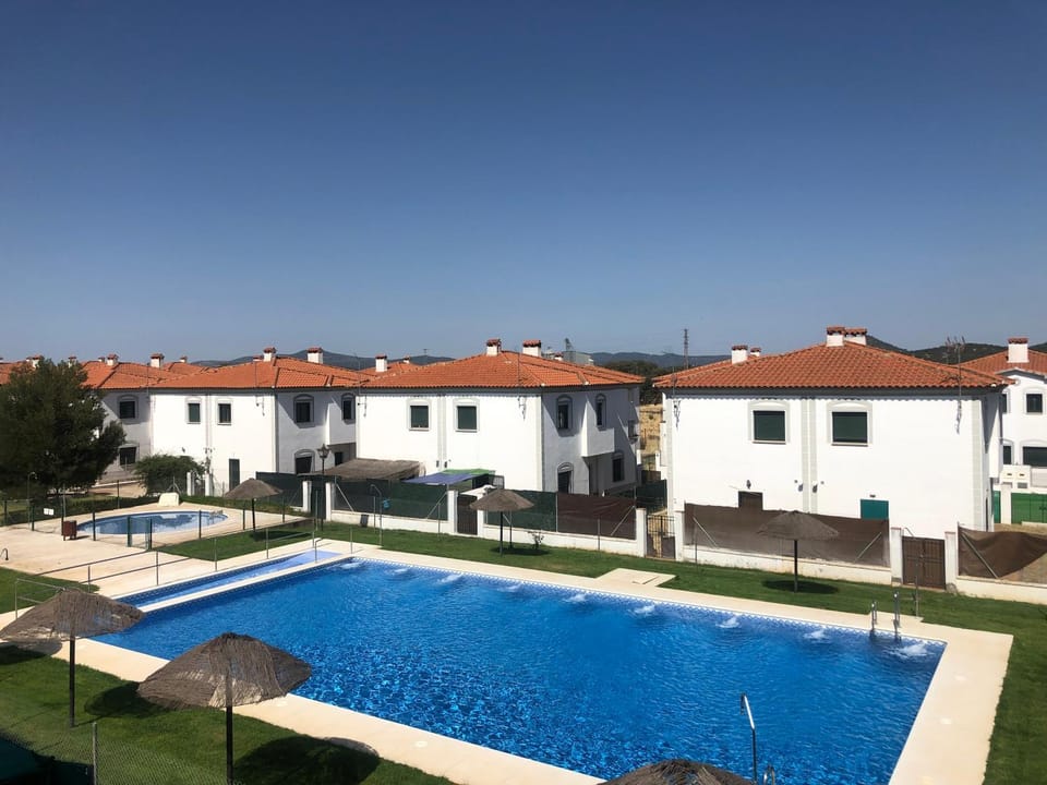 Swimming pool, Swimming pool