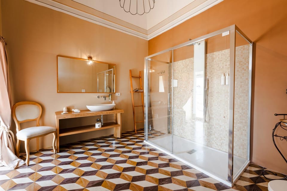 Shower, Hot Tub, Bathroom