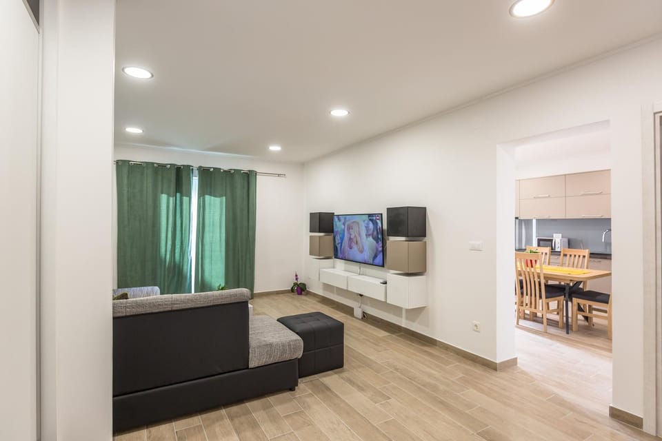 ACOUSTIC Apartment in Makarska