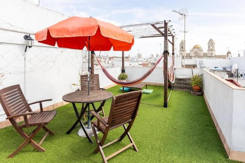 View (from property/room), Balcony/Terrace, Dining area