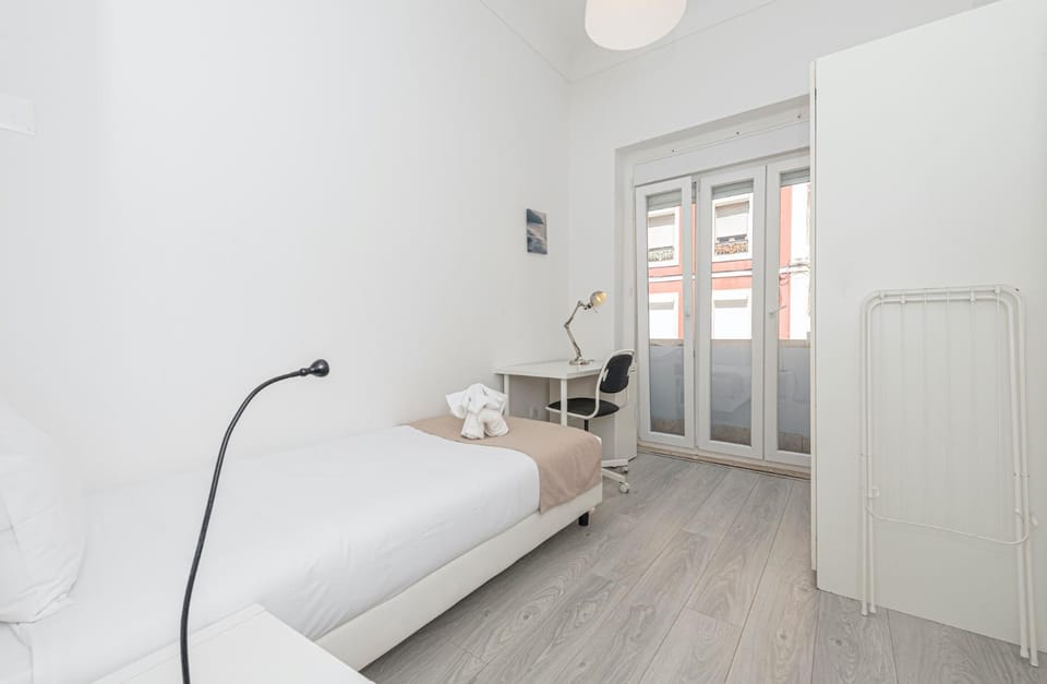 HOUZE 7BR Apartment in Lisbon's Lapa District Apartment in Lisbon