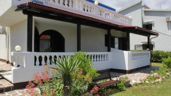 ARA-TALAN Apartment in Lika-Senj County