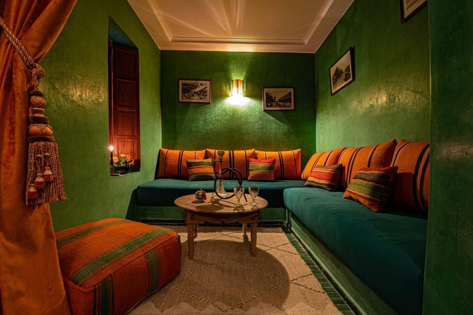 Living room, Lounge or bar