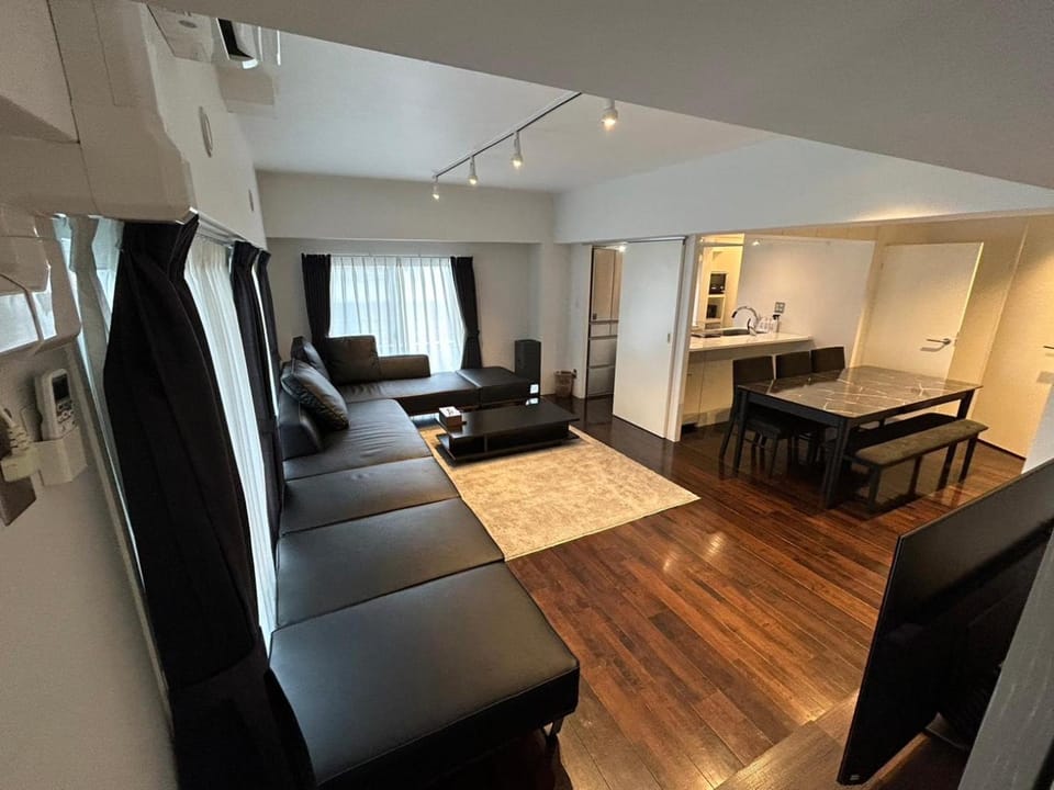 Living room, Photo of the whole room, Seating area, Dining area