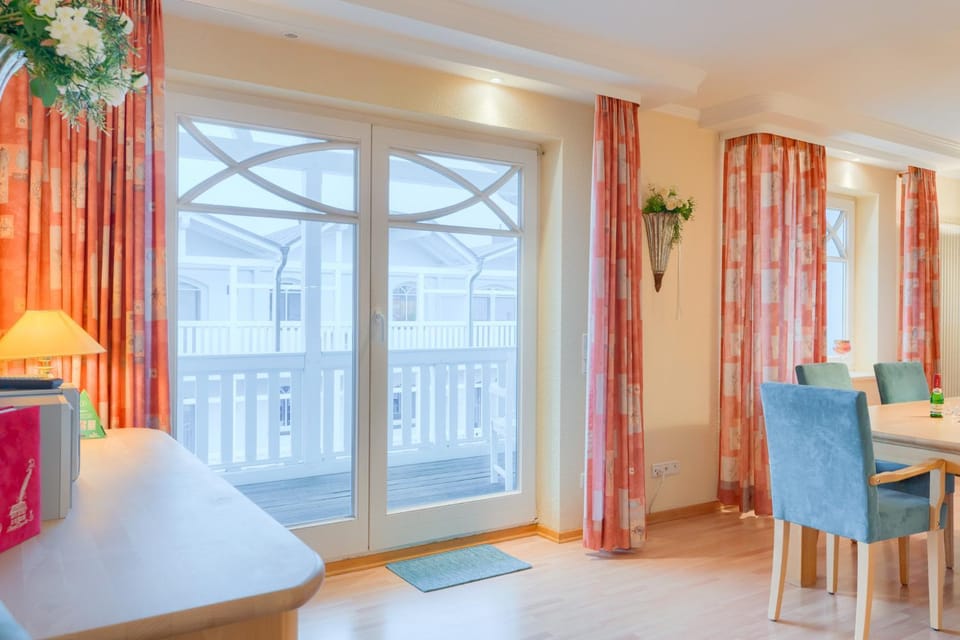Villa Seeadler, Penthouse Apartment in Binz