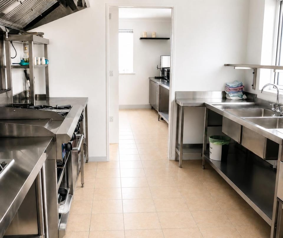 Communal kitchen, oven, stove, kitchen