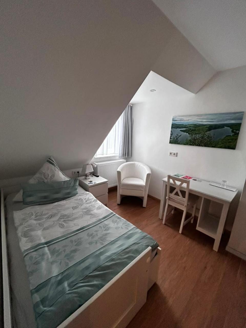 Photo of the whole room