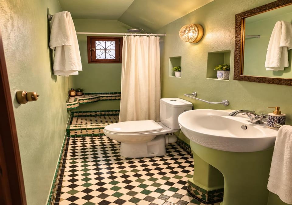 Toilet, Bathroom, towels