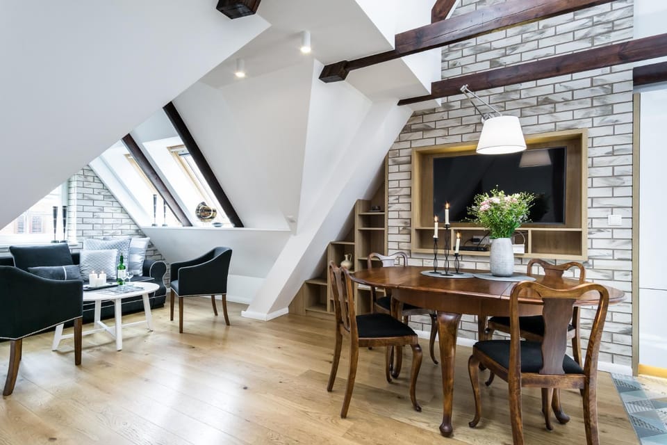 TV and multimedia, Living room, Photo of the whole room, Seating area, Dining area