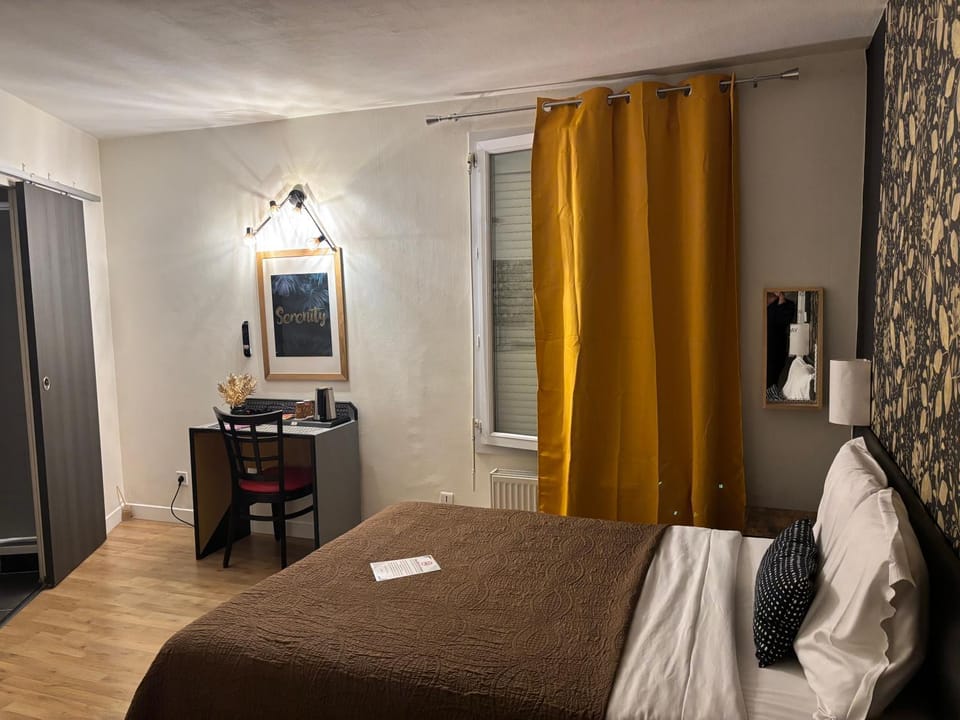 Hôtel Brasserie L'ESCALE à Bergerac Hotel in Bergerac