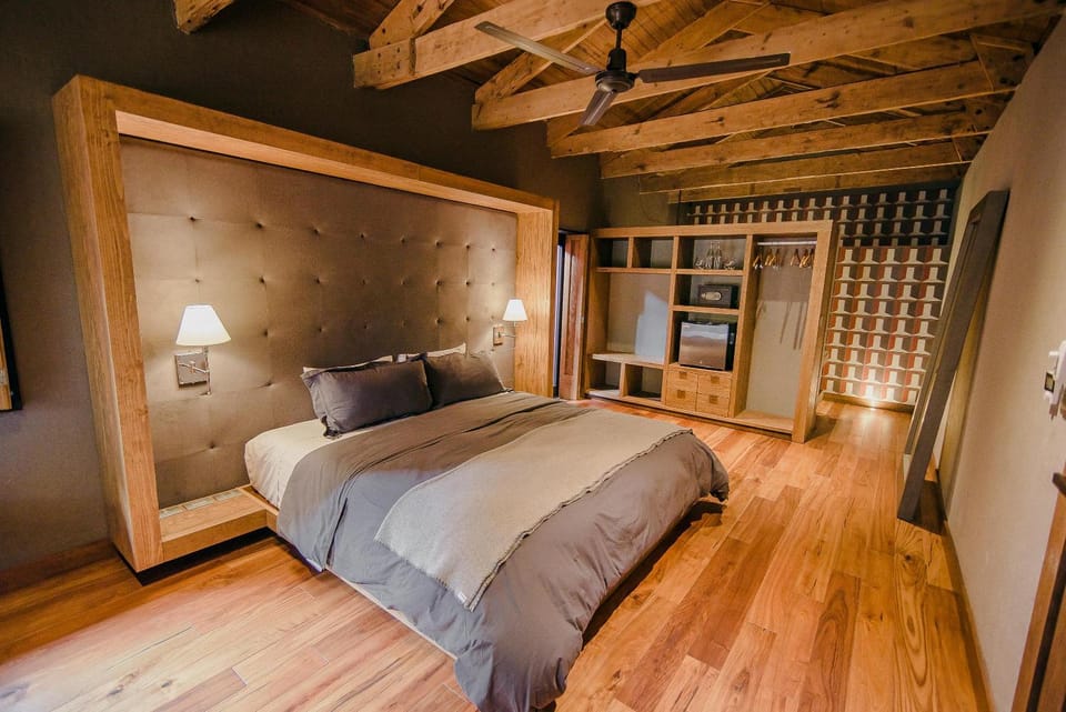 Bed, Photo of the whole room