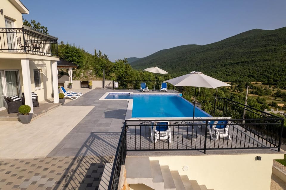 Balcony/Terrace, Pool view, Swimming pool