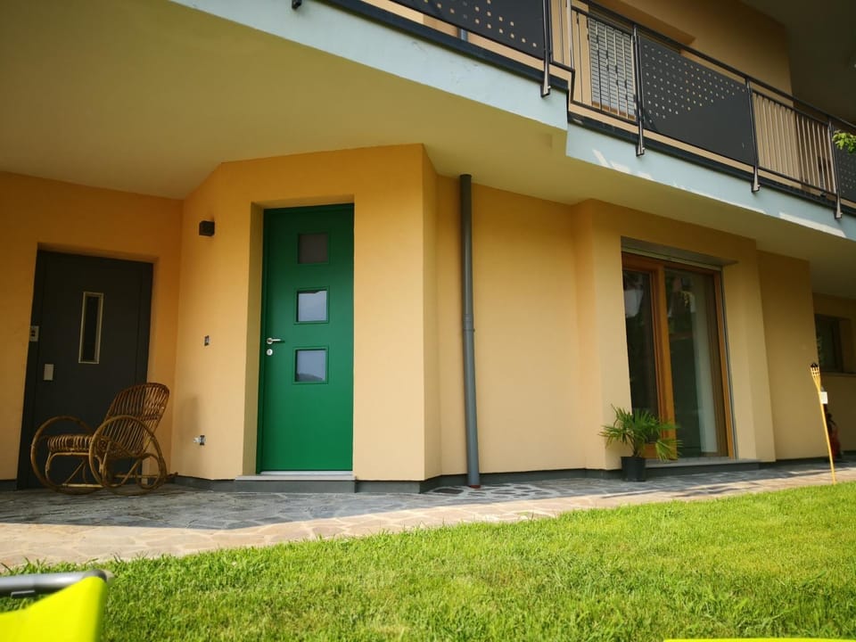 Patio, Facade/entrance, Garden