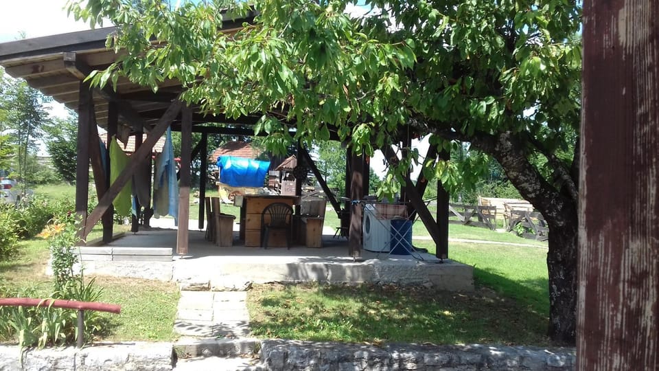 Location, children, Family