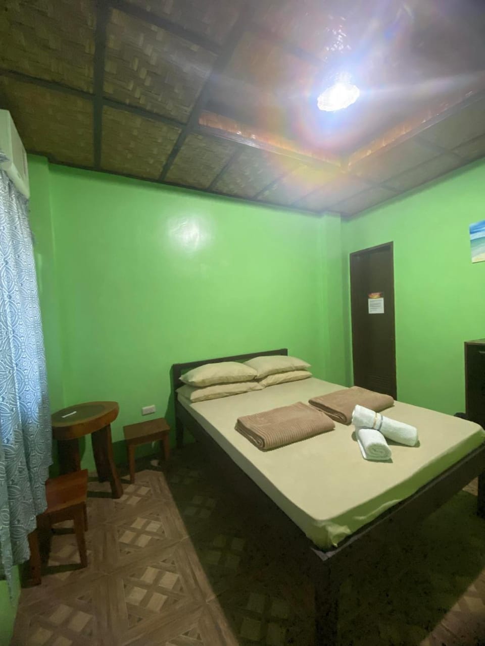 In-N-Out Hostel Bed and Breakfast in Siquijor