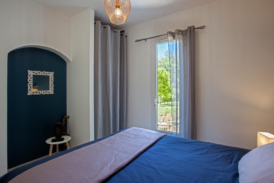 Bedroom, Garden view