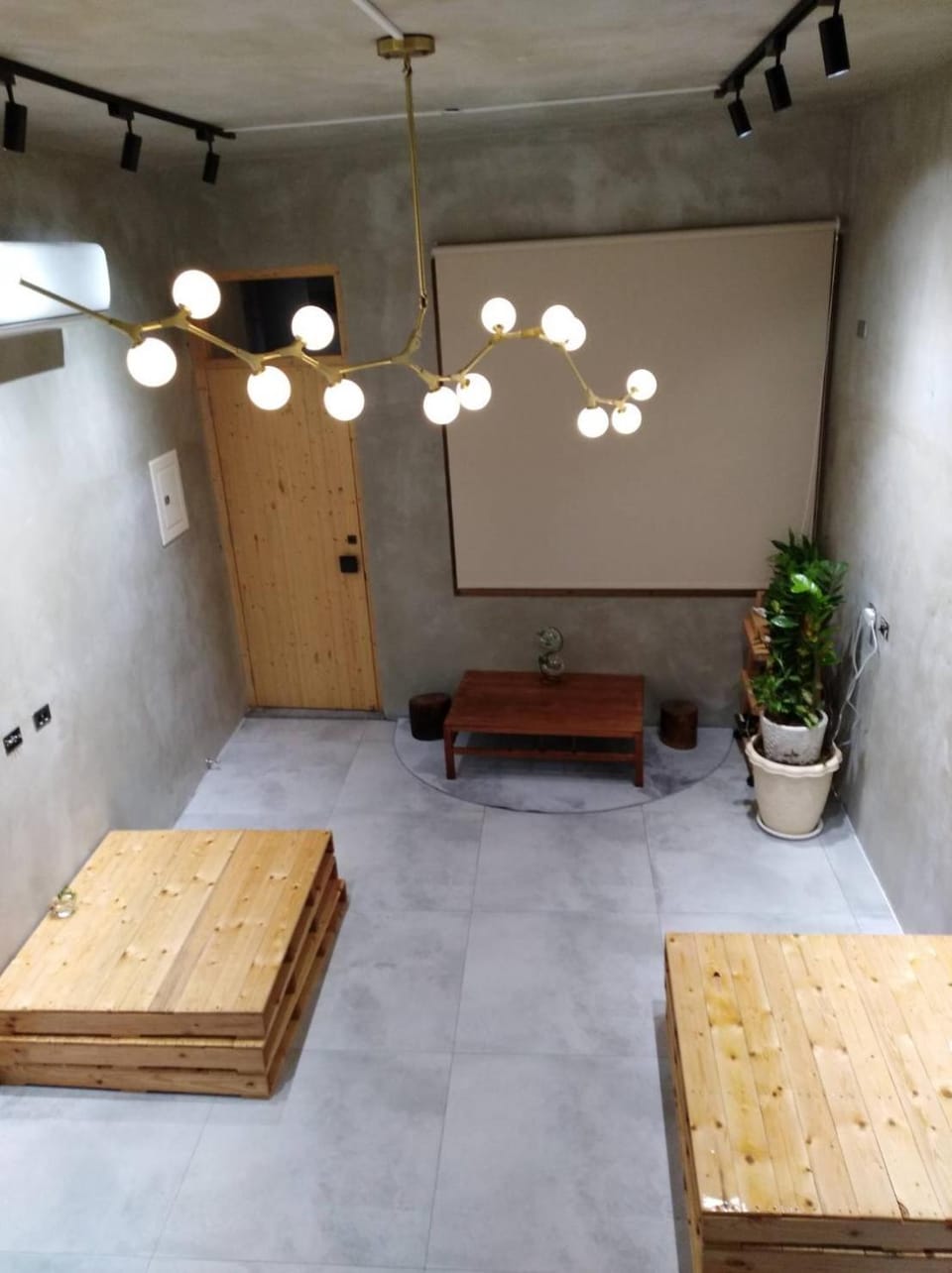 Seating area, Dining area