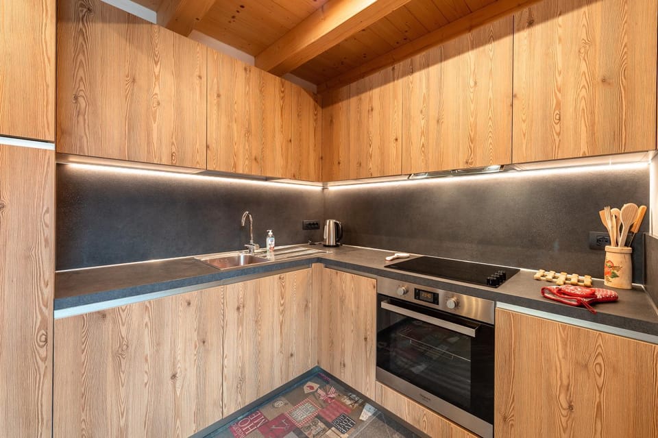 Day, Kitchen or kitchenette