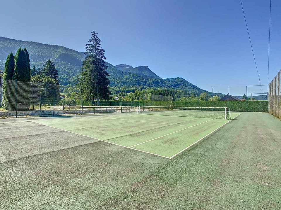 Tennis court