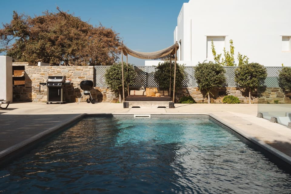 BBQ facilities, Pool view