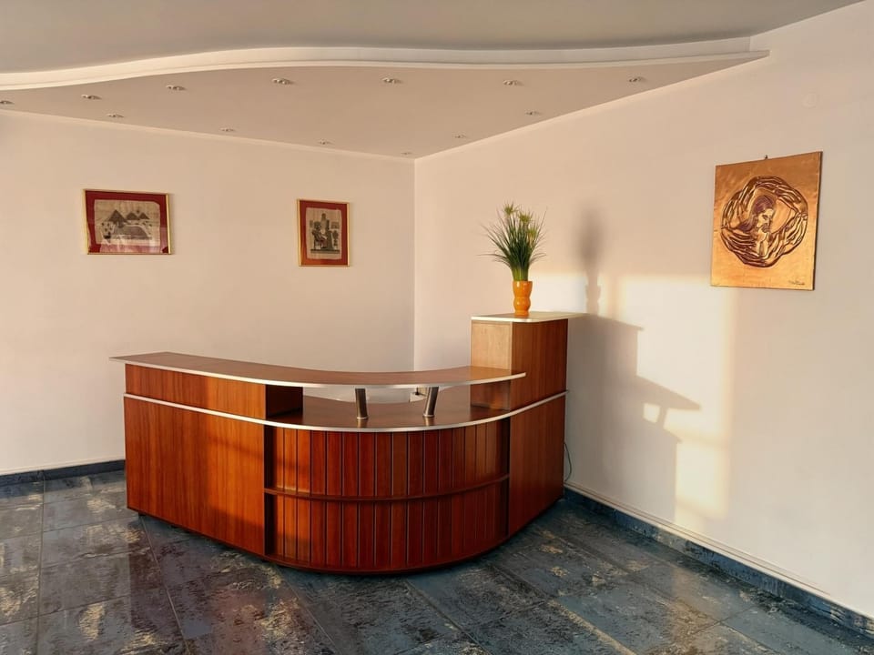 Lobby or reception, internet