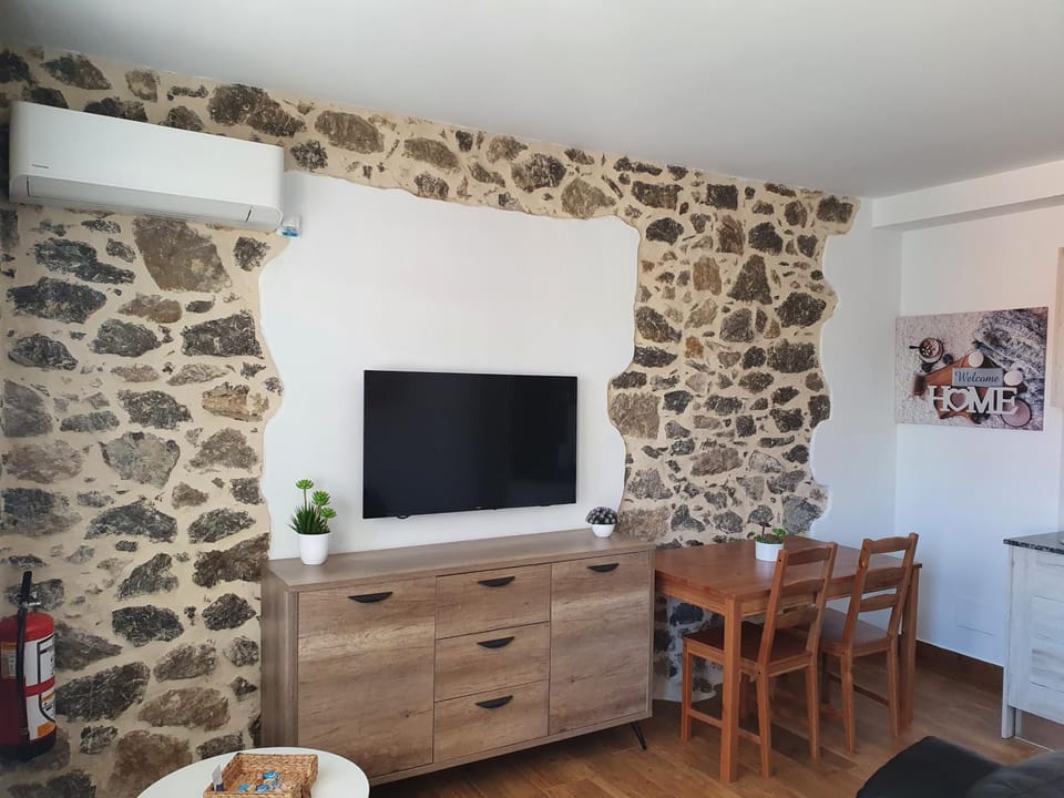 TV and multimedia, Dining area