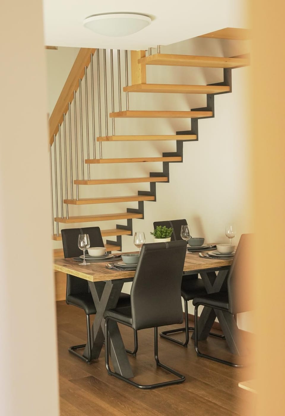Restaurant/places to eat, Dining area