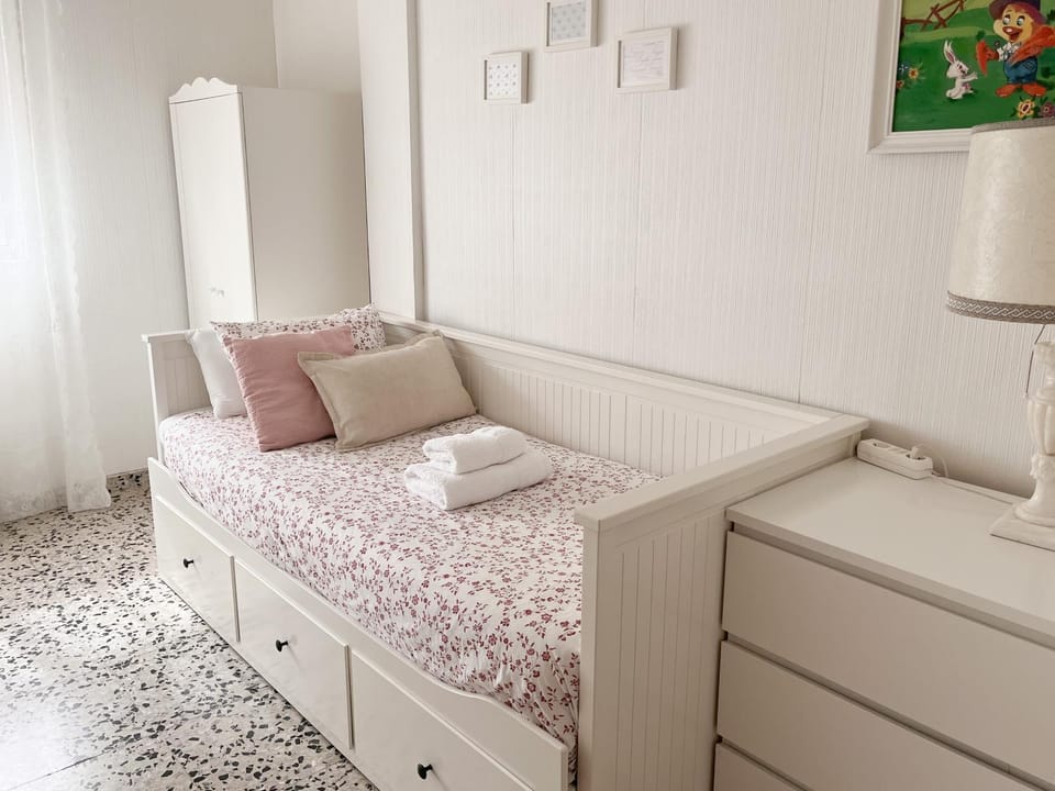 Bed, Bedroom, wardrobe