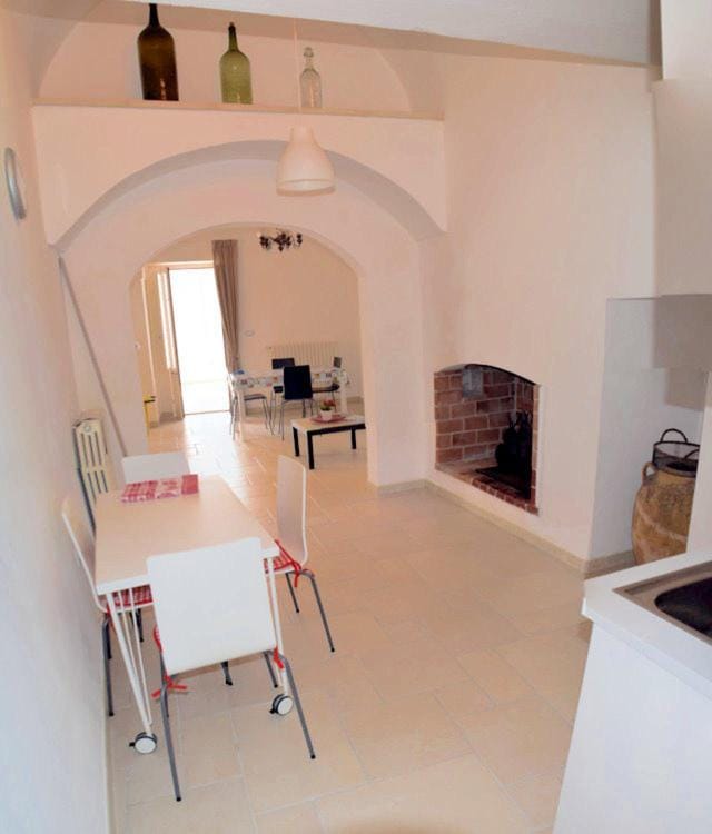 Kitchen or kitchenette, Living room, Seating area