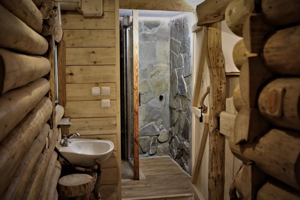 Shower, Area and facilities