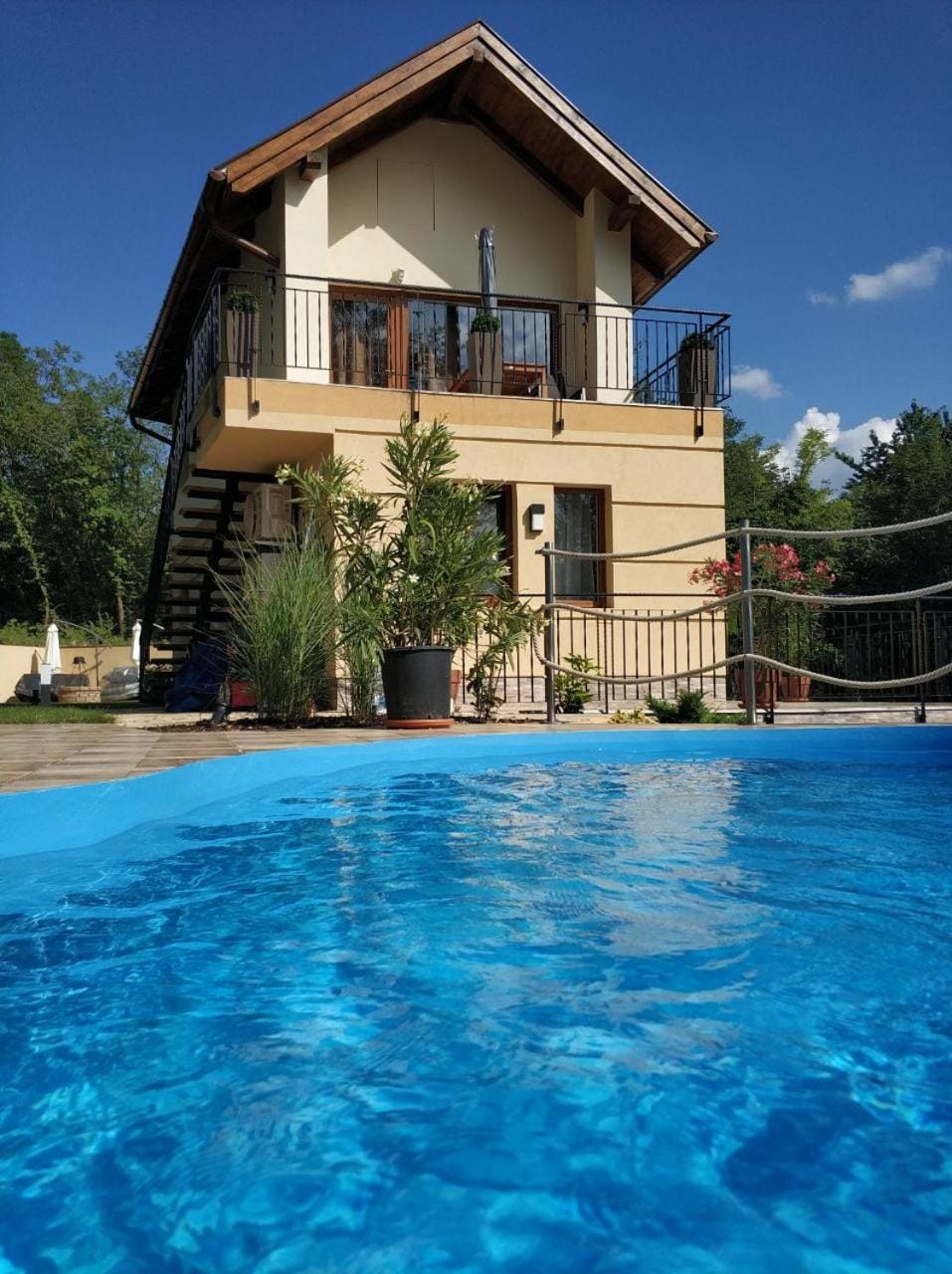 Property building, On site, Swimming pool, Swimming pool