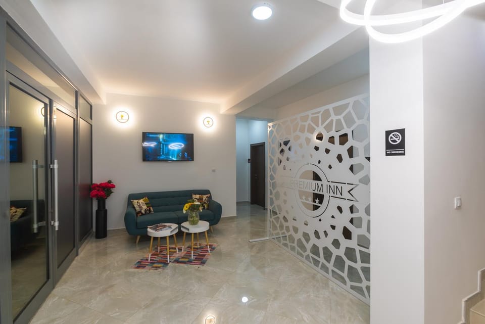 Communal lounge/ TV room, TV and multimedia, Seating area