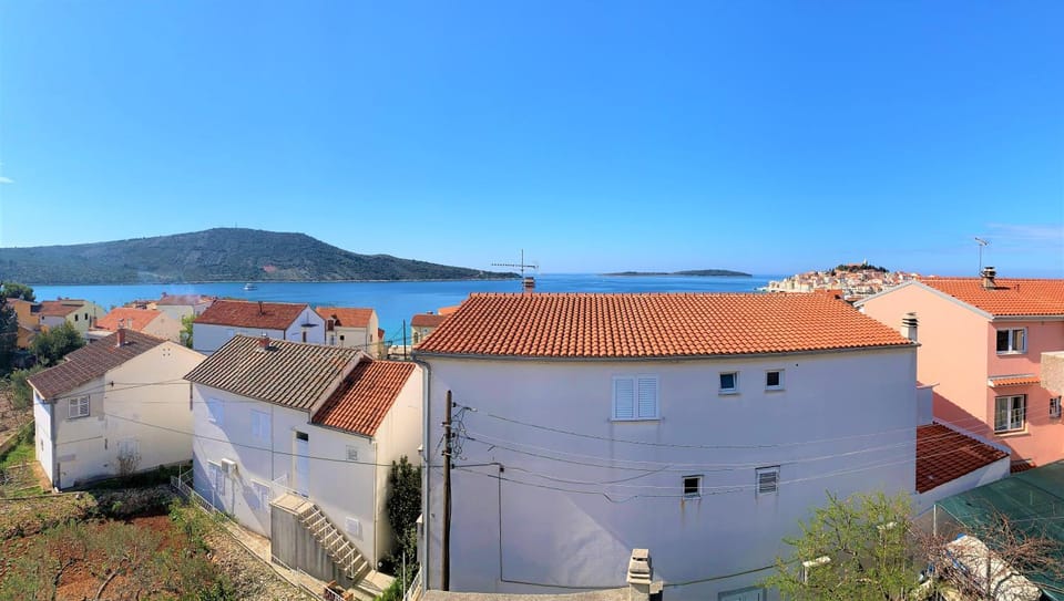 City view, Sea view