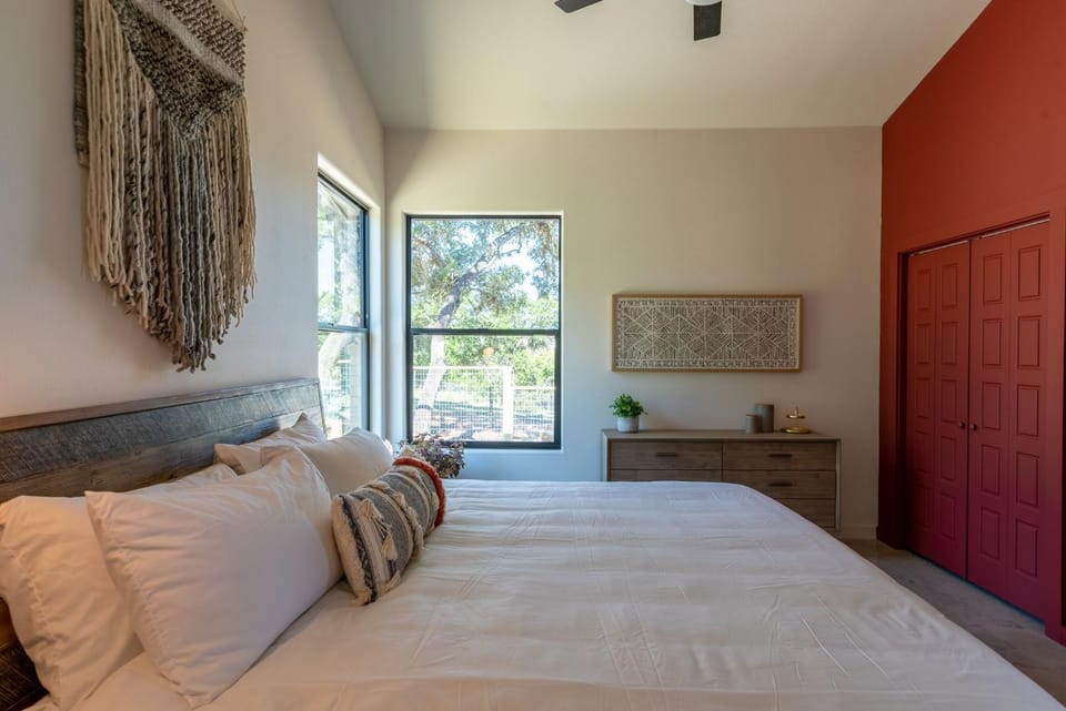 Happy Owl Lakehouse House in Canyon Lake