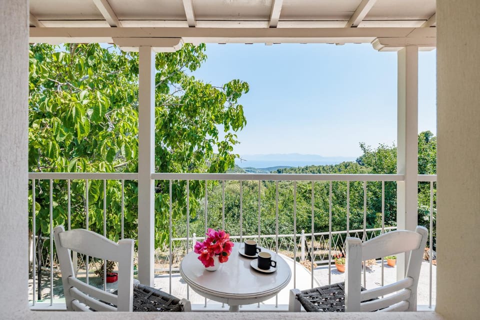 Patio, Day, Natural landscape, View (from property/room), Balcony/Terrace, Sea view