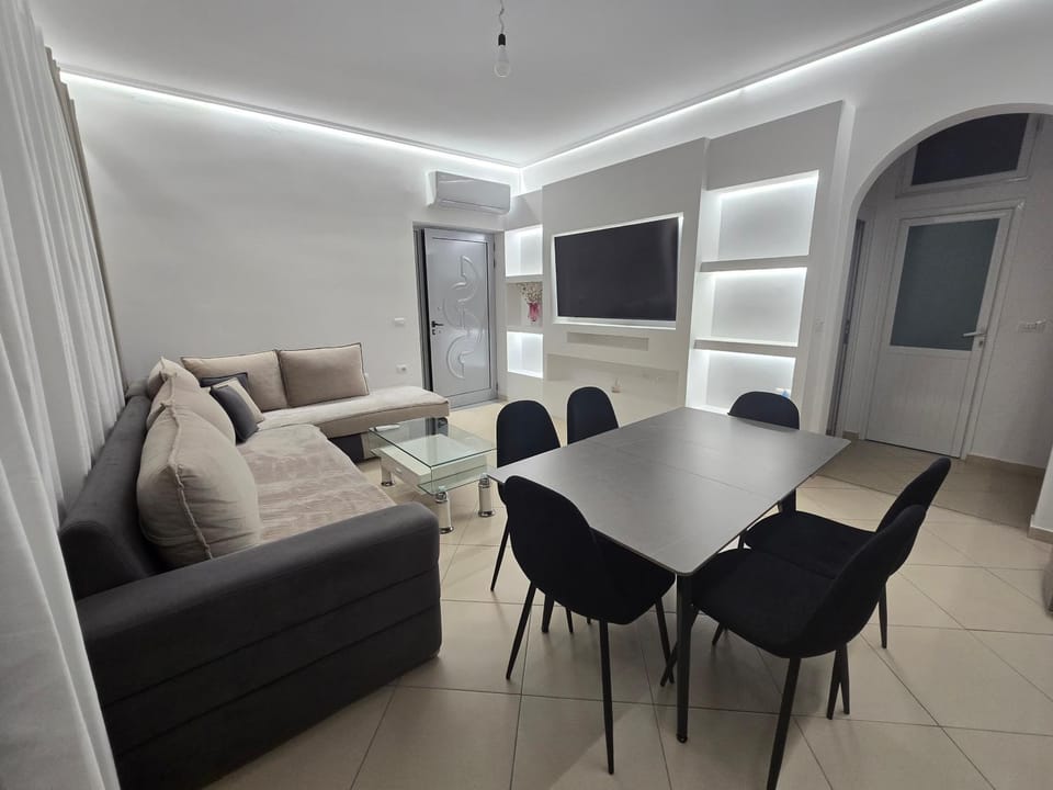 APARTAMENT NIKO SARANDE Apartment in Sarandë