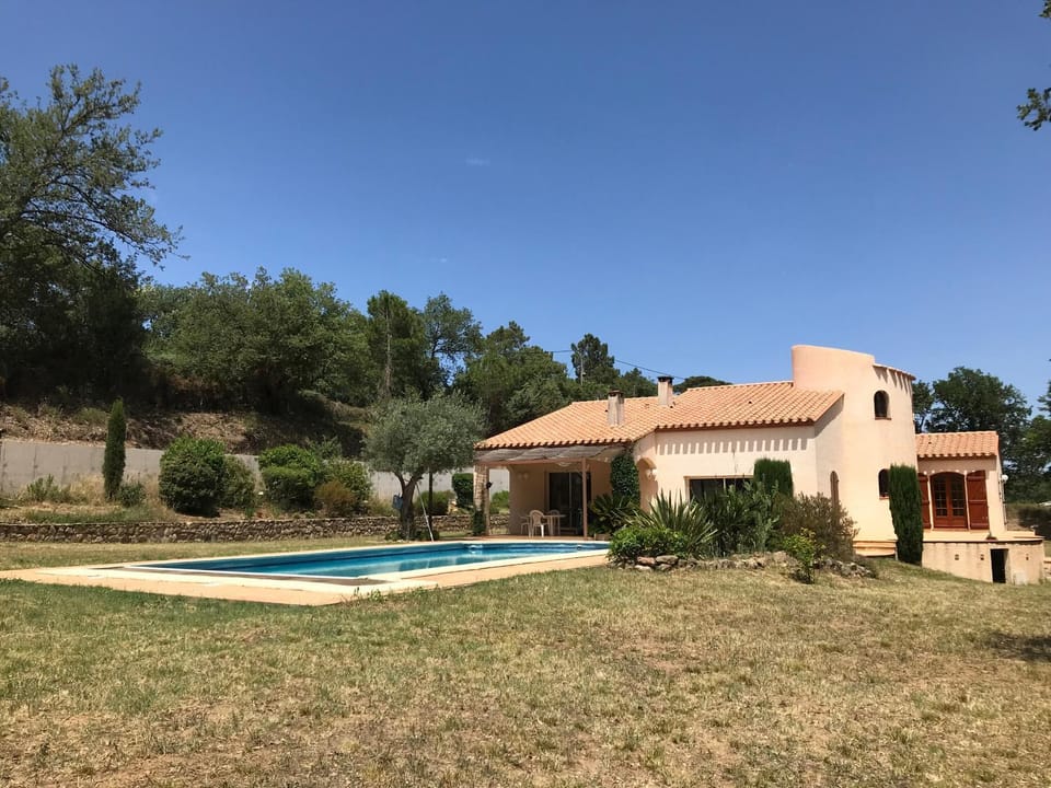 Property building, Garden, Swimming pool