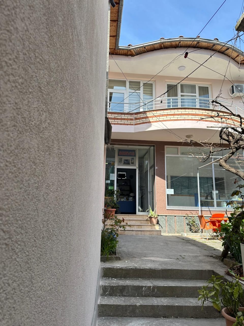 Property building, Facade/entrance, Balcony/Terrace