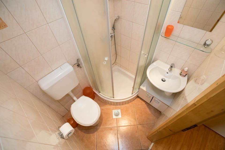 Shower, Toilet, Bathroom