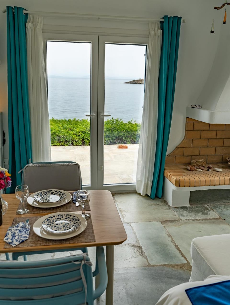 Natural landscape, View (from property/room), Balcony/Terrace, Seating area, Dining area, Sea view