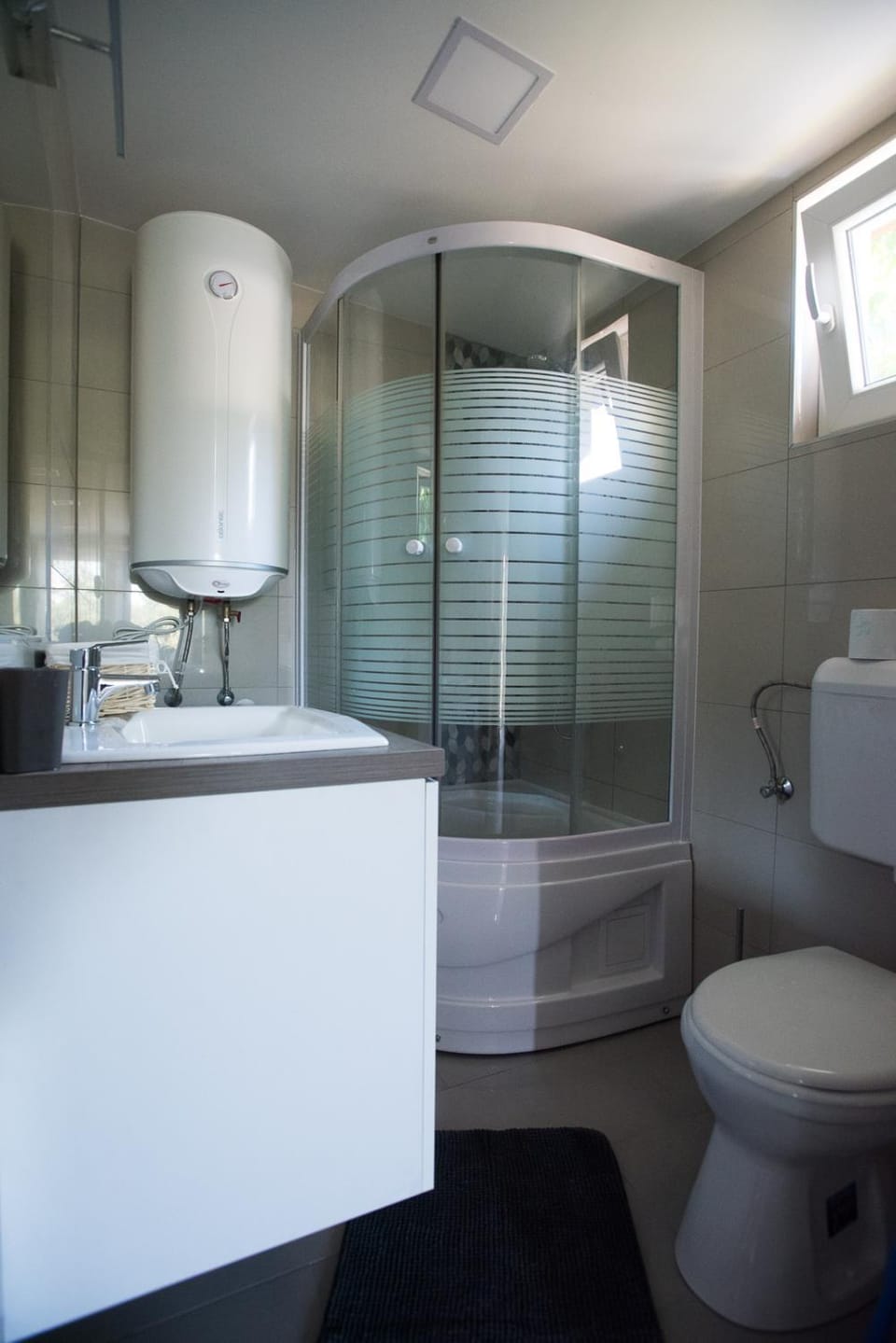 Shower, Toilet, Bathroom