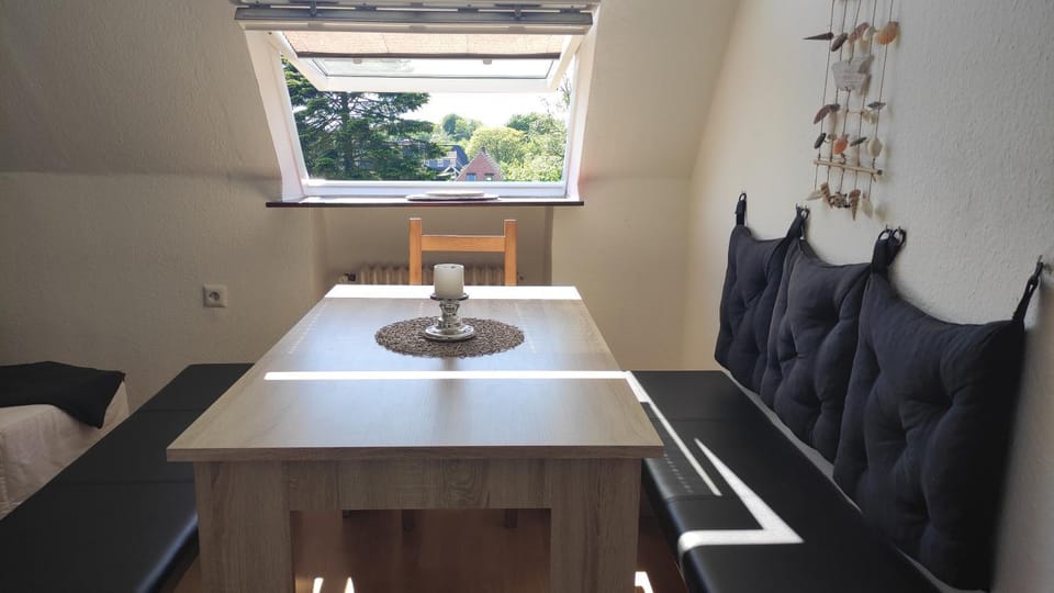 Ferienwohnung zwischen Hooksiel und Südstrand, mit Badewanne und TV Apartment in Wilhelmshaven