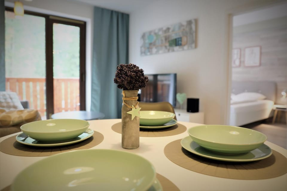 Decorative detail, Dining area