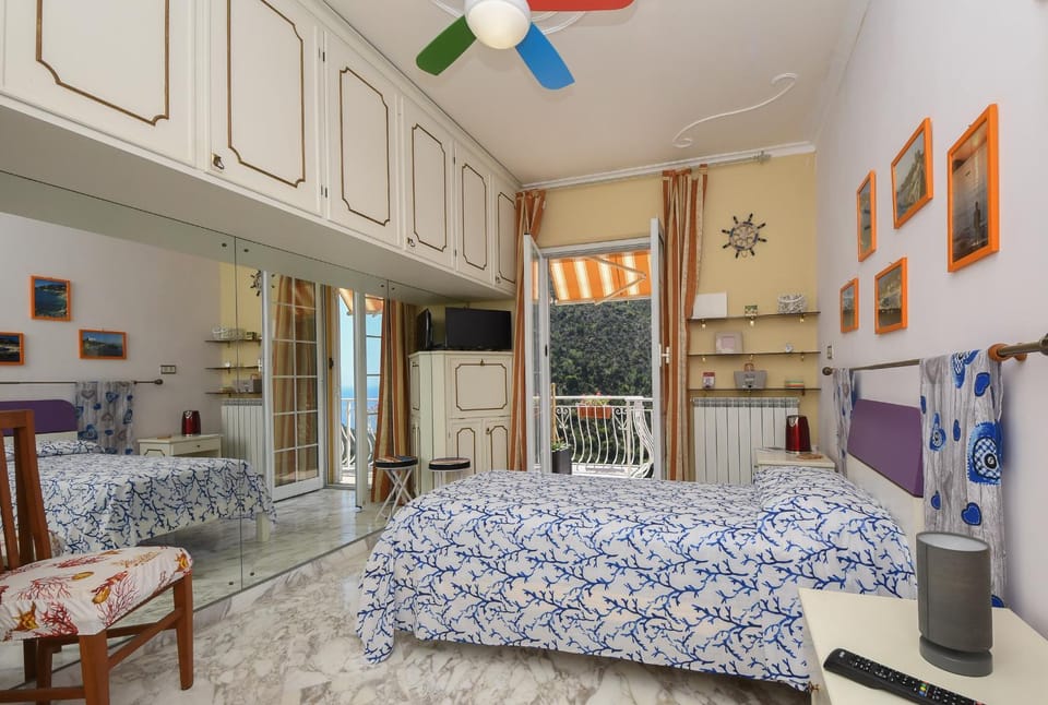 B&B Why not Jona? Bed and Breakfast in Varazze
